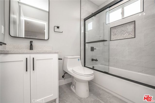 433 W Gage Avenue, Los Angeles CA: https://media.crmls.org/mediaz/66ba93d5-8a53-4719-9870-f65058ba2021.jpg