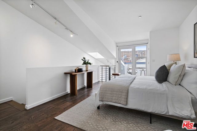 940 E 2nd Street, Los Angeles CA: https://media.crmls.org/mediaz/66bbb826-1251-4dd0-a2d2-60b11cebe90b.jpg
