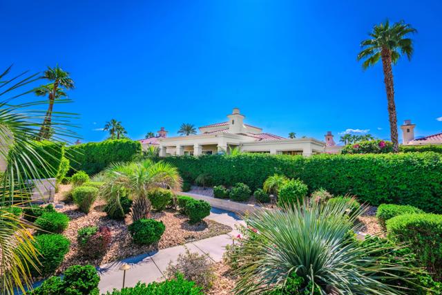 80884 Calle Azul, La Quinta CA: https://media.crmls.org/mediaz/66bbe316-d323-4a84-ad77-c3c728cccc7f.jpg