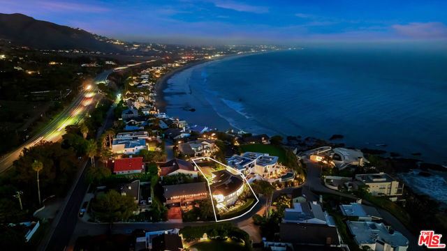 31558 Victoria Point Road, Malibu CA: https://media.crmls.org/mediaz/66bc8316-798f-4476-a492-fd6a02366f09.jpg