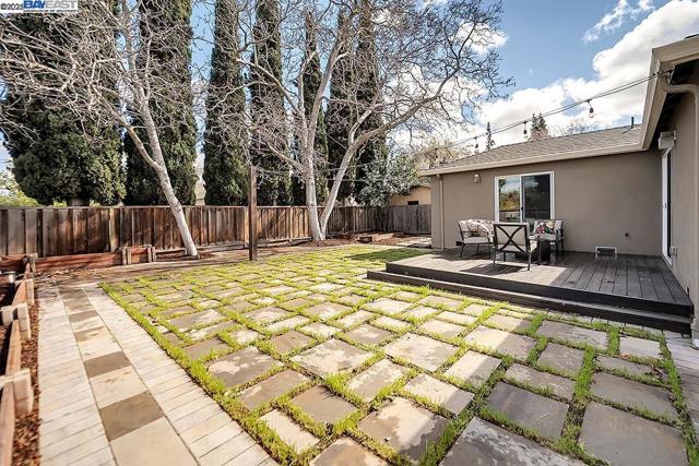 338 Orchard Ave, Sunnyvale CA: https://media.crmls.org/mediaz/66bcbafa-98a9-4ff7-b2e1-fbaf931b7bf0.jpg