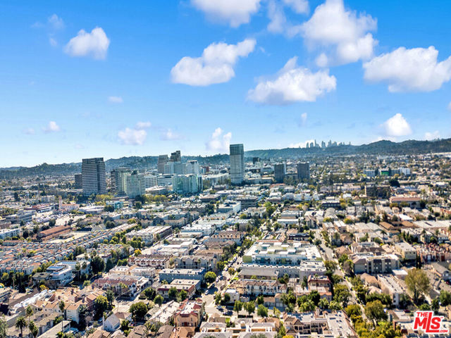 1325 Valley View Road, Glendale CA: https://media.crmls.org/mediaz/66bd6db5-6b66-48e2-a297-1c69816531df.jpg