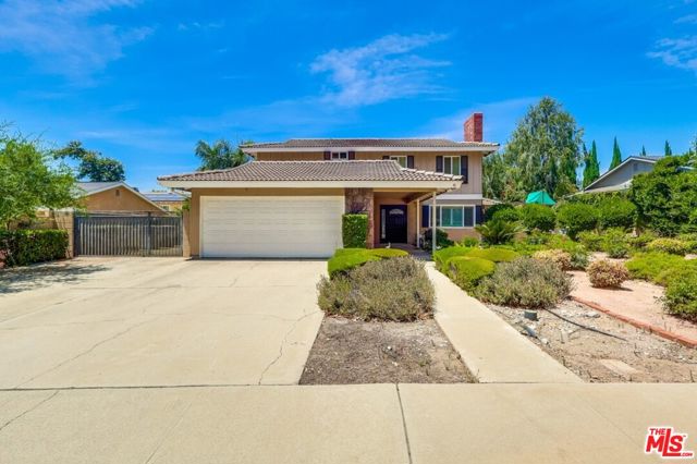 687 Mount Carmel Drive, Claremont CA: https://media.crmls.org/mediaz/66bdc294-2145-4ecb-94ee-c611be0404e0.jpg