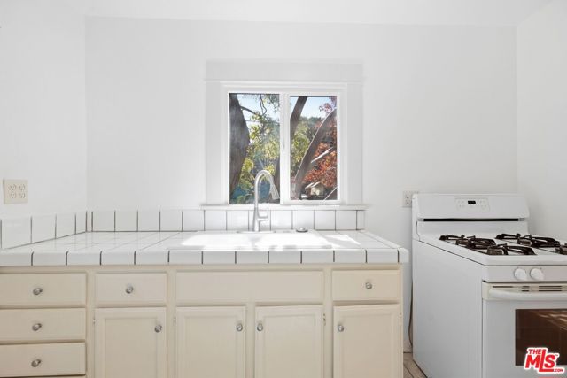 501 Bay Street, A photo 6