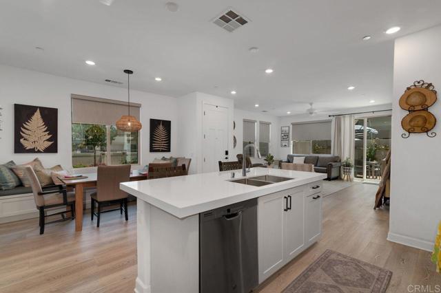 2051 Julie Dawn Place, Escondido CA: https://media.crmls.org/mediaz/66be3f74-8b94-43b8-b843-e68ff04a73d8.jpg