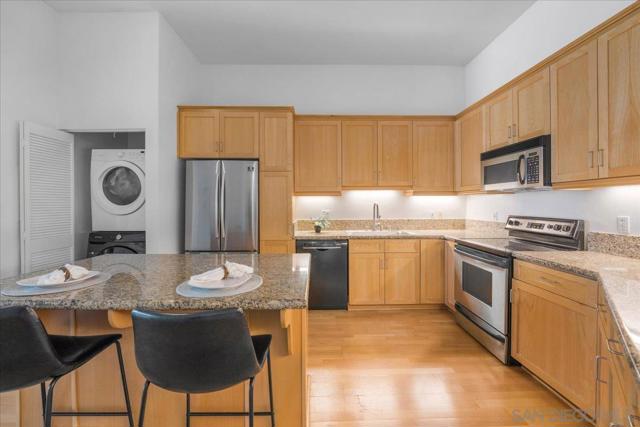 3211 5Th Ave, San Diego CA: https://media.crmls.org/mediaz/66bec0ee-1f7a-4056-a360-d8017f35e559.jpg