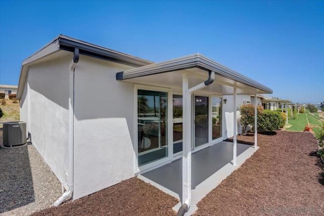 3808 Vista Campana S, Oceanside CA: https://media.crmls.org/mediaz/66bee7c5-3d97-4380-aad0-8639077feed7.jpg