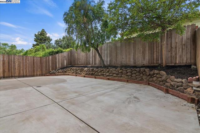 313 Grangnelli Ave, Antioch CA: https://media.crmls.org/mediaz/66bf178a-60d6-4f49-a595-55a630ff96a9.jpg