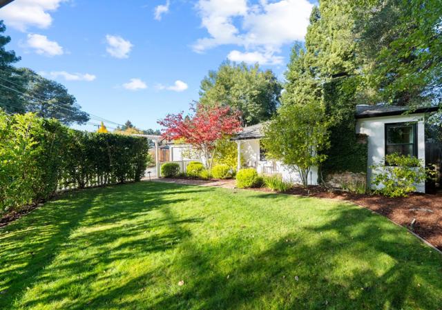 108 Durham Street, Menlo Park CA: https://media.crmls.org/mediaz/66bf7f2b-62d6-4f31-95b4-ad19b17c6ff0.jpg