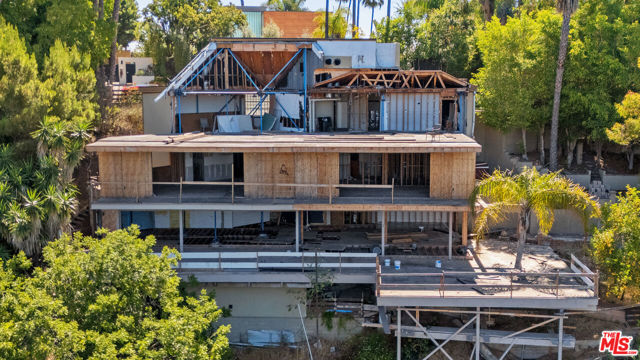 837 Linda Flora Drive, Los Angeles CA: https://media.crmls.org/mediaz/66bfb7a3-e190-4e28-8fed-abc466ccc1e4.jpg