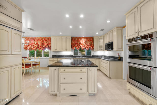 Detail Gallery Image 21 of 63 For 4240 Reyes Dr, Los Angeles,  CA 91356 - 4 Beds | 4/1 Baths