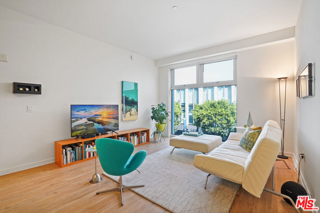 630 W 6th Street #302