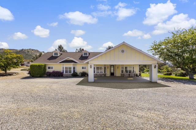 3232 N Twin Oaks Valley Rd, San Marcos CA: https://media.crmls.org/mediaz/66c0b2ea-9d57-4926-b893-24f0a1fd08f1.jpg