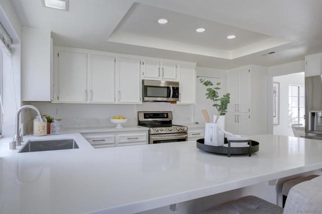 609 Rue Bayonne, Chula Vista CA: https://media.crmls.org/mediaz/66c150d5-40a9-4031-8a96-6f896474fab9.jpg