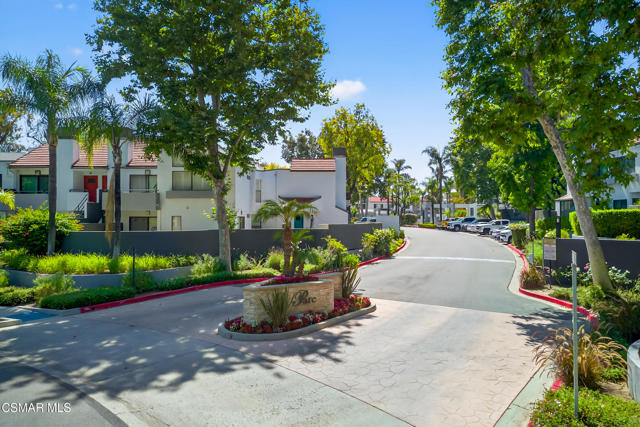 1182 Tivoli Lane, Simi Valley CA: https://media.crmls.org/mediaz/66c168f5-0189-49b3-b135-8ad20cf2a159.jpg