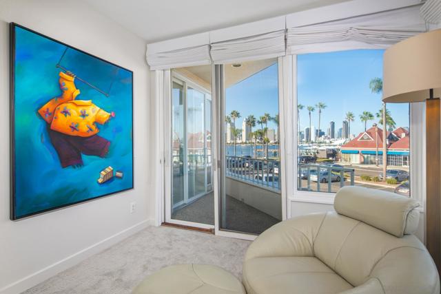 1133 1st St, Coronado CA: https://media.crmls.org/mediaz/66c189a6-2326-45ff-94bf-69b92232f348.jpg