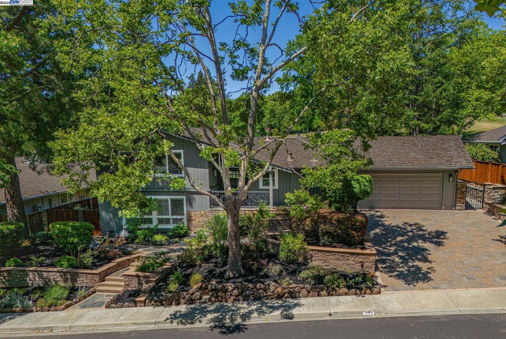 587 Old Orchard Dr