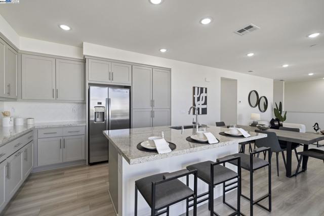 Image 15 of 39 For 9572 Seawind Way