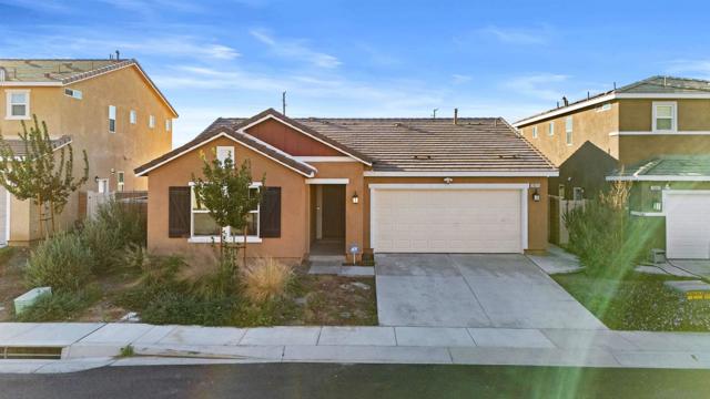 20075 Sanquinella Cir, Riverside CA: https://media.crmls.org/mediaz/66c294d8-1a89-469e-afa2-29726fcc6cc9.jpg