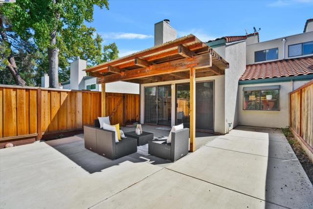 4374 Valley Ave, Pleasanton CA: https://media.crmls.org/mediaz/66c30042-a267-4ff5-bf16-747ddeffda03.jpg