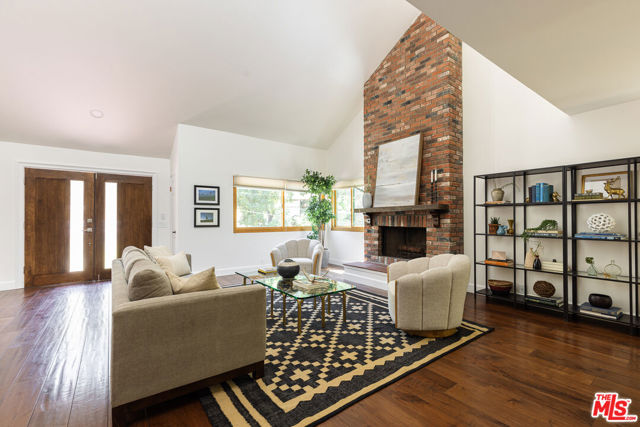 2806 Sunday Trail, Los Angeles CA: https://media.crmls.org/mediaz/66c30758-c9bf-4076-bdb8-84c473417648.jpg