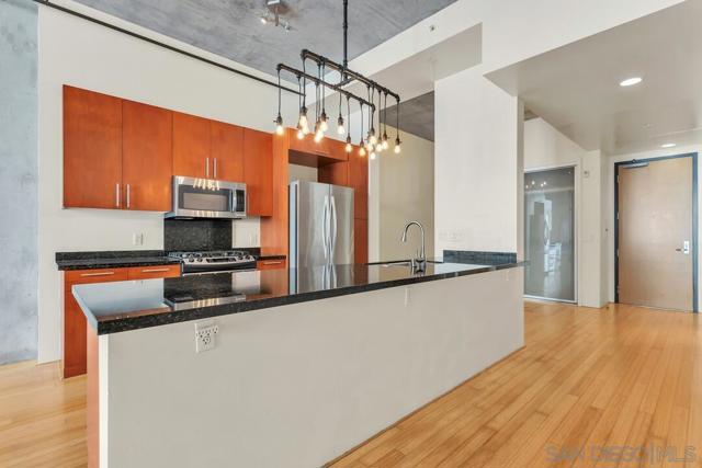Image 8 of 29 For 1025 Island Ave  407