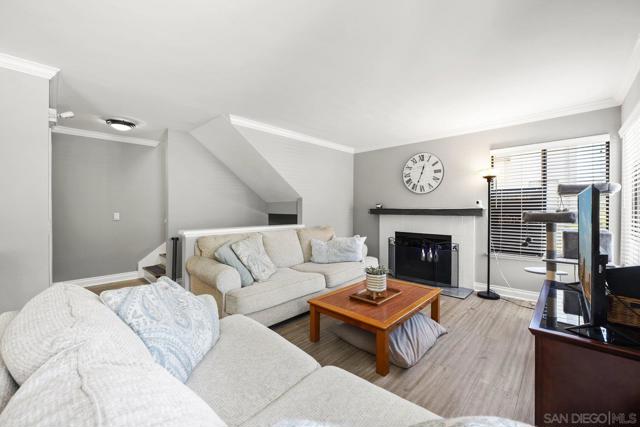 9997 Paseo Montril, San Diego CA: https://media.crmls.org/mediaz/66c3e669-b8e3-406a-8c73-b357ca29b712.jpg