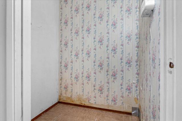 344 Pueblo Drive, Salinas CA: https://media.crmls.org/mediaz/66c43f12-50e1-43a6-8ec7-81b8b1c61312.jpg