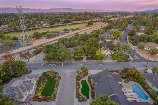 13010 Glen Brae Drive, Saratoga CA: https://media.crmls.org/mediaz/66c4a061-bd25-40a1-91c2-21d98de950ba.jpg