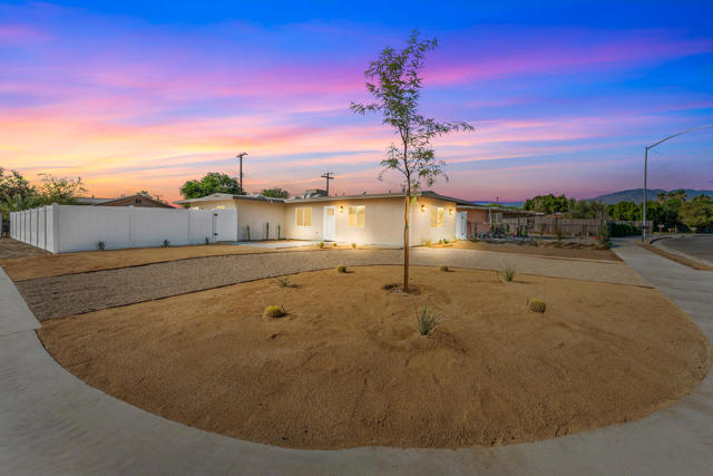 86101 Corte Olivia, Coachella CA: https://media.crmls.org/mediaz/66c4cd99-6928-4278-b345-5a1102c4e0ab.jpg
