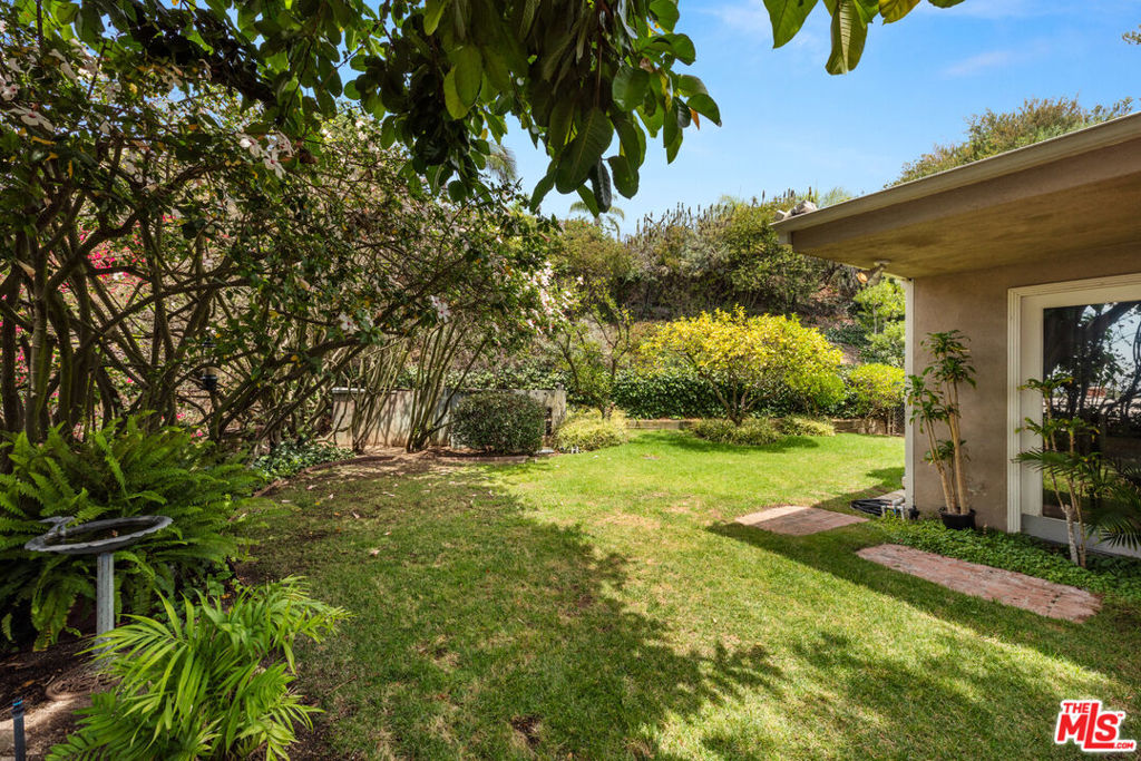576 Chalette Drive