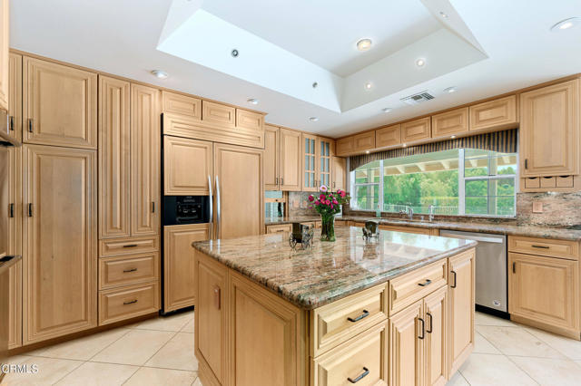 11616 E Las Posas Road, Camarillo CA: https://media.crmls.org/mediaz/66c4f653-49c0-4a3f-93f0-078f48101e30.jpg