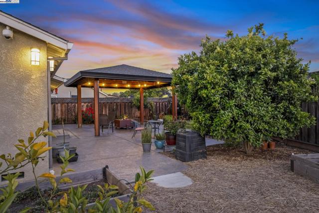 5706 Willkie Pl, Fremont CA: https://media.crmls.org/mediaz/66c51ee8-c63c-4991-942a-882d6eecdfe5.jpg