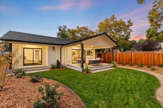 620 Iris Street, Redwood City CA: https://media.crmls.org/mediaz/66c5c855-8c03-472d-9d84-82f21b47c1a7.jpg