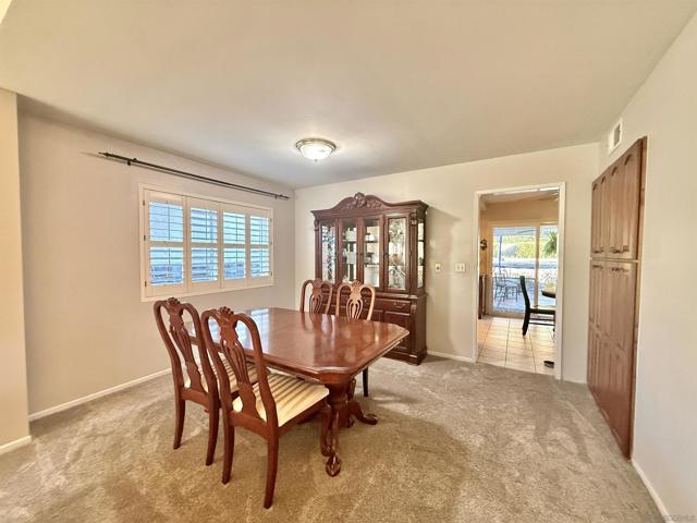 2049 Wind River Rd, El Cajon CA: https://media.crmls.org/mediaz/66c67214-0b6b-48ad-99c2-62a4691e4be1.jpg
