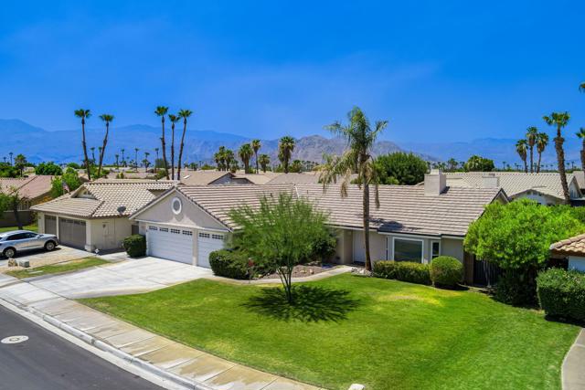 44125 Calico Circle, La Quinta CA: https://media.crmls.org/mediaz/66c6c26f-60e8-46ce-8597-c46fa08684b6.jpg
