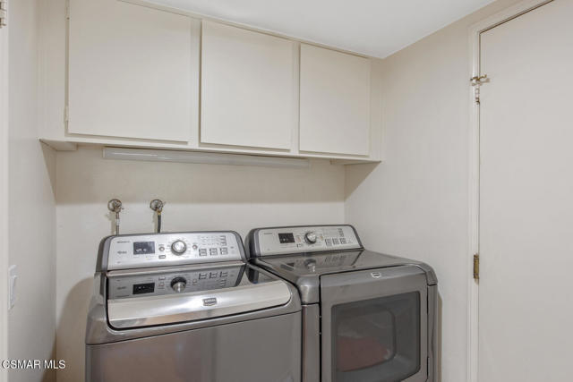 3901 Via Verde, Thousand Oaks CA: https://media.crmls.org/mediaz/66c72efb-91a7-4eb0-aa82-84169e479ac1.jpg