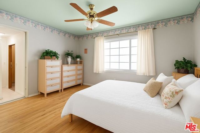 420 Venice Way, Los Angeles CA: https://media.crmls.org/mediaz/66c79e84-d86c-4eae-9fb3-10cb341fae3a.jpg