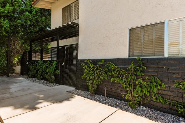 Image 10 of 49 For 225 Cahuilla Road