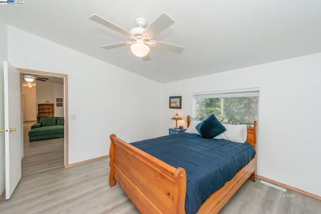 430 Bridge Rd, Douglas City CA: https://media.crmls.org/mediaz/66c840a5-d763-4ab5-a7ec-380e25c016bd.jpg