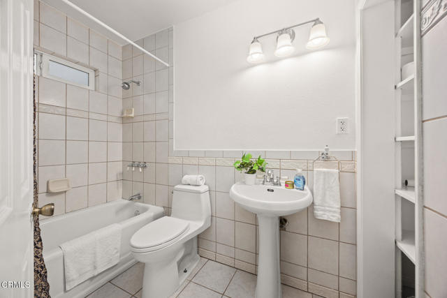 3754 Dwiggins Street, Los Angeles CA: https://media.crmls.org/mediaz/66c881ad-5ea4-42ac-9584-a17030759450.jpg