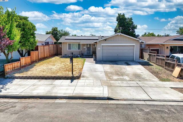 3382 Mount Wilson Dr, San Jose CA: https://media.crmls.org/mediaz/66c89b21-276e-40d3-820e-4c9b61997333.jpg