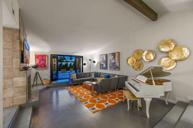 1862 N Nogales Way, Palm Springs CA: https://media.crmls.org/mediaz/66c8cb37-400d-4ce5-b05e-d637bc3aae2e.jpg