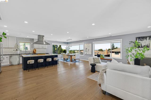 1424 Sunnyslope Ave, Belmont CA: https://media.crmls.org/mediaz/66c96357-4ed3-4b5e-bae9-16c454e64b48.jpg