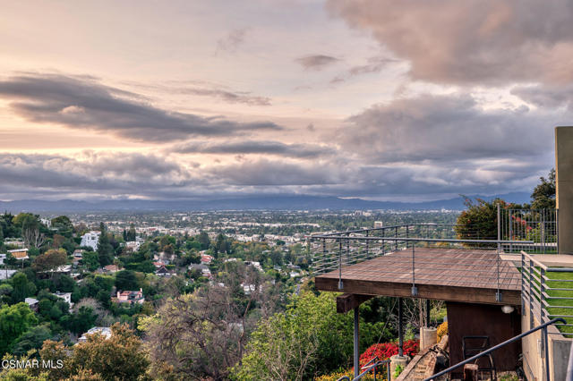 3681 Alomar Drive, Sherman Oaks CA: https://media.crmls.org/mediaz/66c9e68c-ee22-4215-b2b1-407dc04a142f.jpg