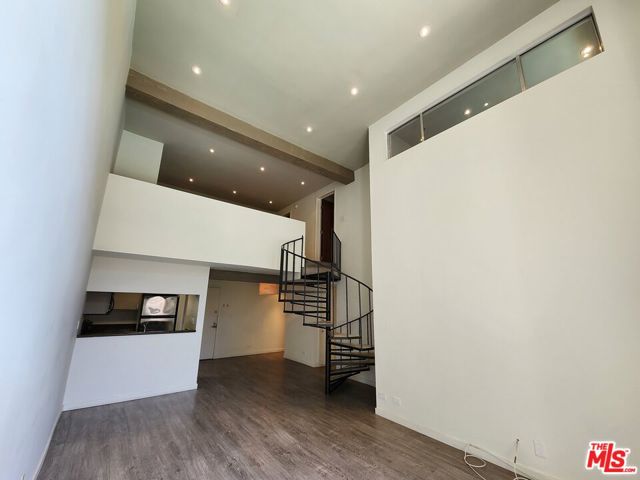 1440 Veteran Avenue, Los Angeles CA: https://media.crmls.org/mediaz/66ca9b20-c476-409b-a6ea-aad54cd7cbd2.jpg