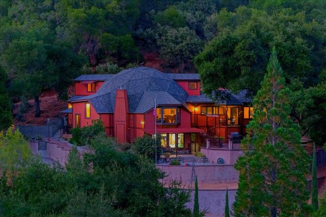 5224 Twin Falls Road, Morgan Hill CA: https://media.crmls.org/mediaz/66cb231e-7112-4f7e-be87-91a7c5c8eaee.jpg