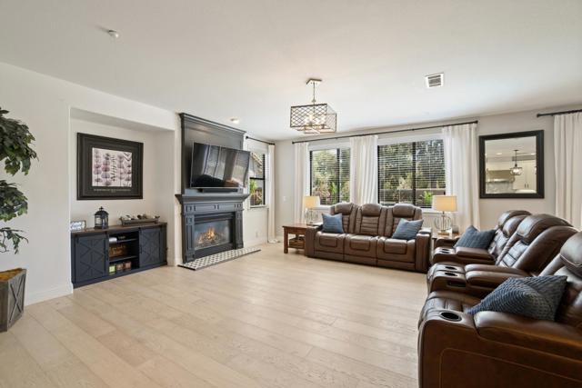 2264 Star Lilly Court, Brentwood CA: https://media.crmls.org/mediaz/66cb7462-ccb4-4ccf-9577-c72005688d14.jpg
