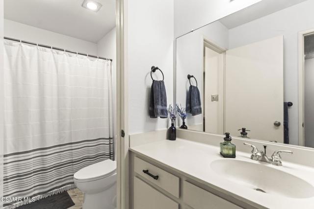 5700 Etiwanda Avenue, Tarzana CA: https://media.crmls.org/mediaz/66cc24d2-77a8-46fc-a719-98dc3a2a6706.jpg