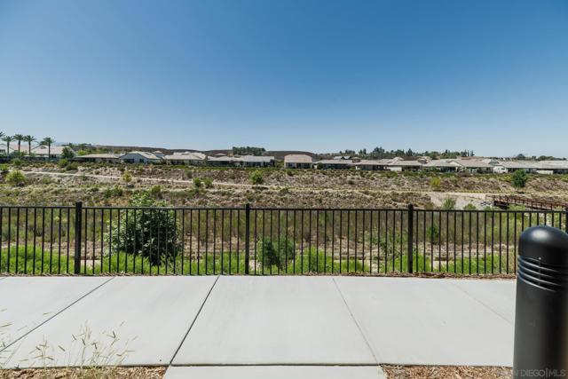 32395 Tannat Dr, Temecula CA: https://media.crmls.org/mediaz/66cc3b5a-b321-41e0-ad24-25db34306982.jpg